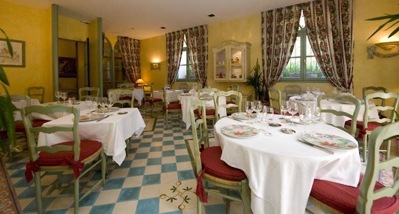 Hotel And Restaurant L Arena Fréjus Εξωτερικό φωτογραφία
