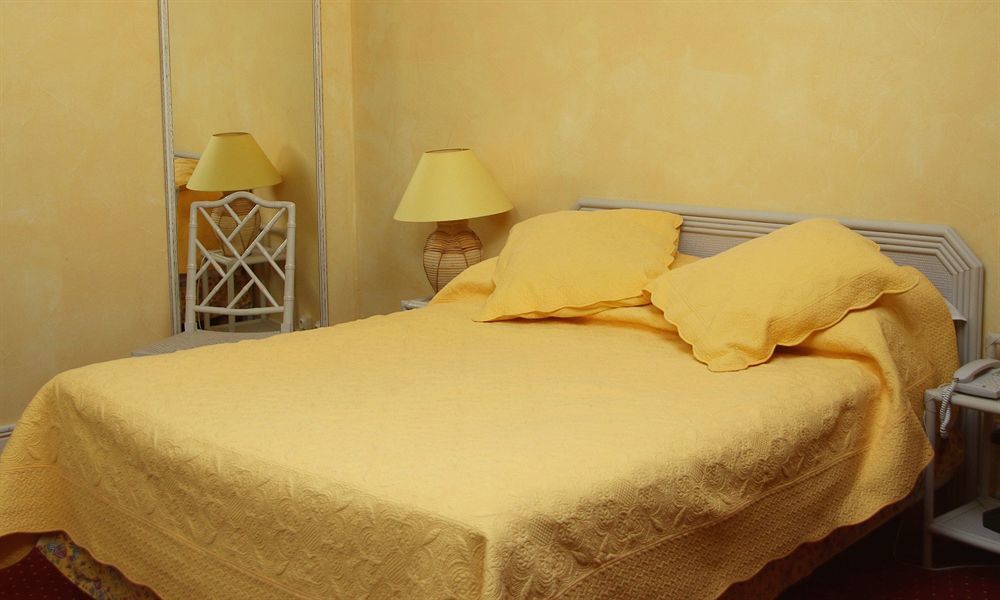 Hotel And Restaurant L Arena Fréjus Εξωτερικό φωτογραφία