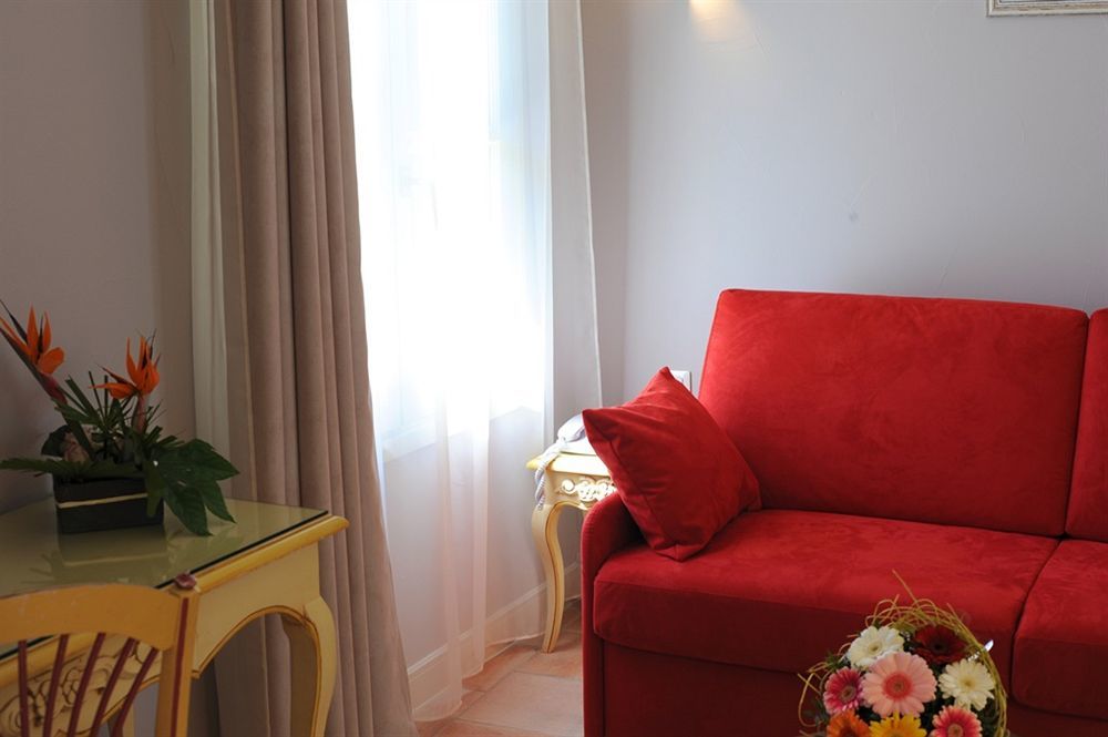 Hotel And Restaurant L Arena Fréjus Εξωτερικό φωτογραφία