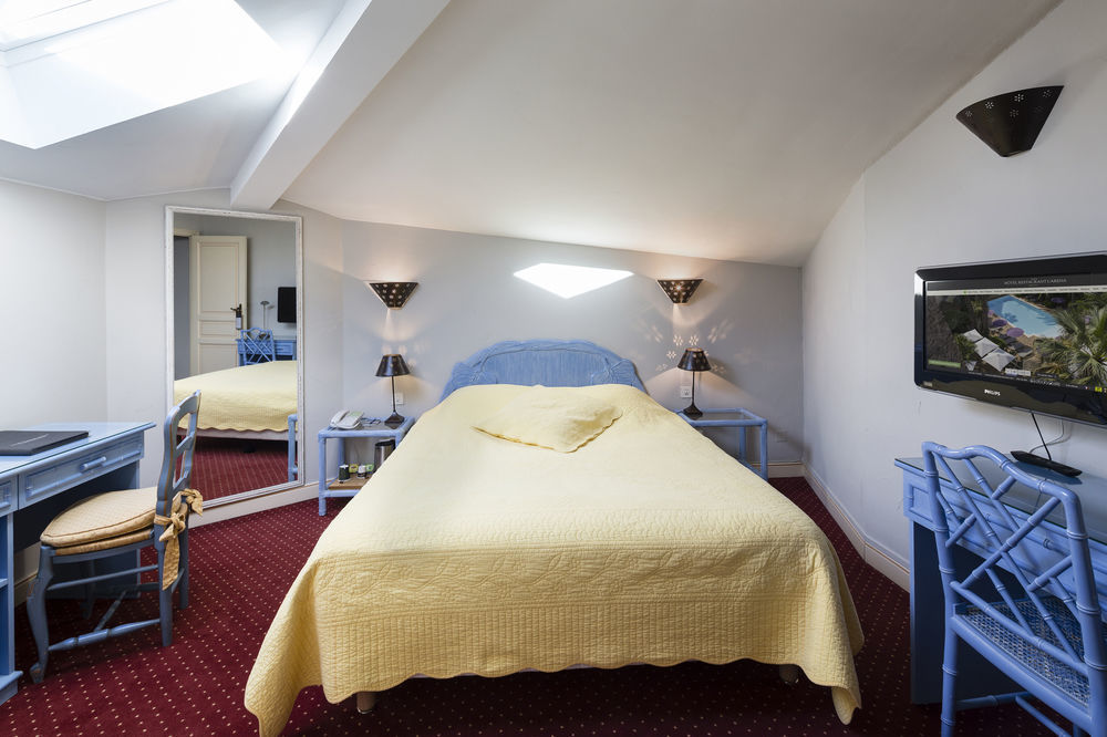 Hotel And Restaurant L Arena Fréjus Εξωτερικό φωτογραφία