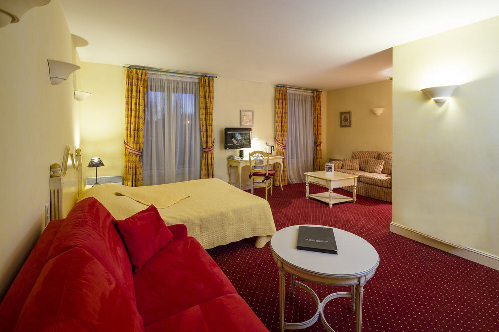 Hotel And Restaurant L Arena Fréjus Εξωτερικό φωτογραφία